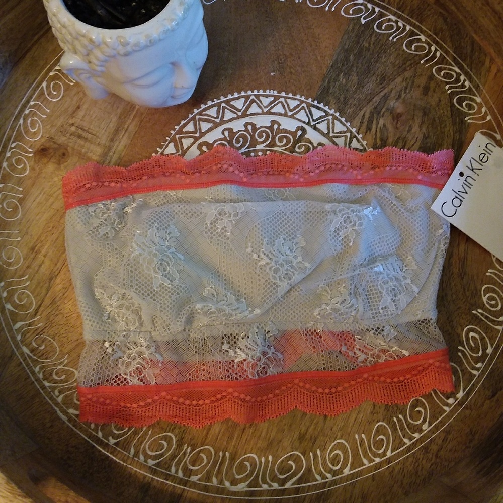 ❣️NWT Calvin Klein lace bandeau